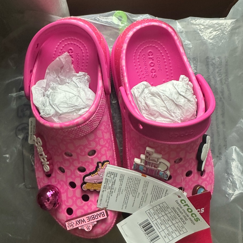 CROCS Barbie The Movie Mega Crush Pink Adult Clogs - BRAND NEW UNWORN - Picture 7 of 9